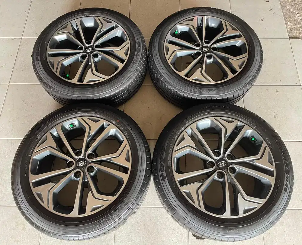 Velg Original Hyundai Santa Fe Ring 19 + Ban Toyo