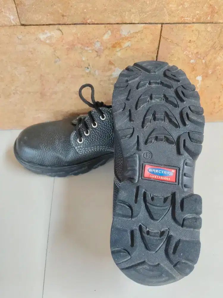 Sepatu Safety Wreckers