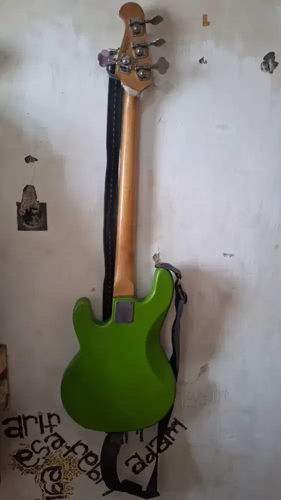 bass musicman unit only kondisi sesuai pict
