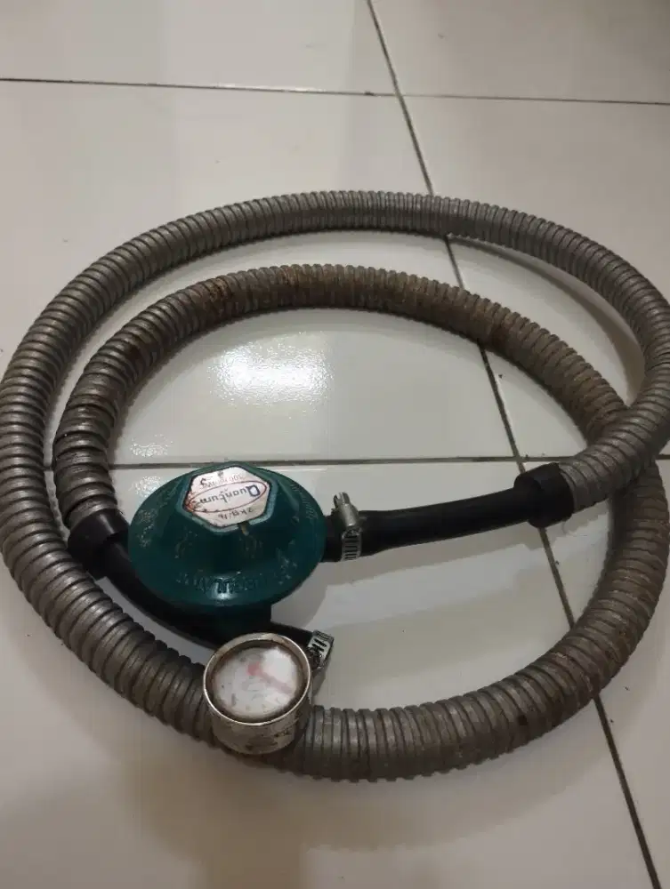 Selang regulator merek Quantum