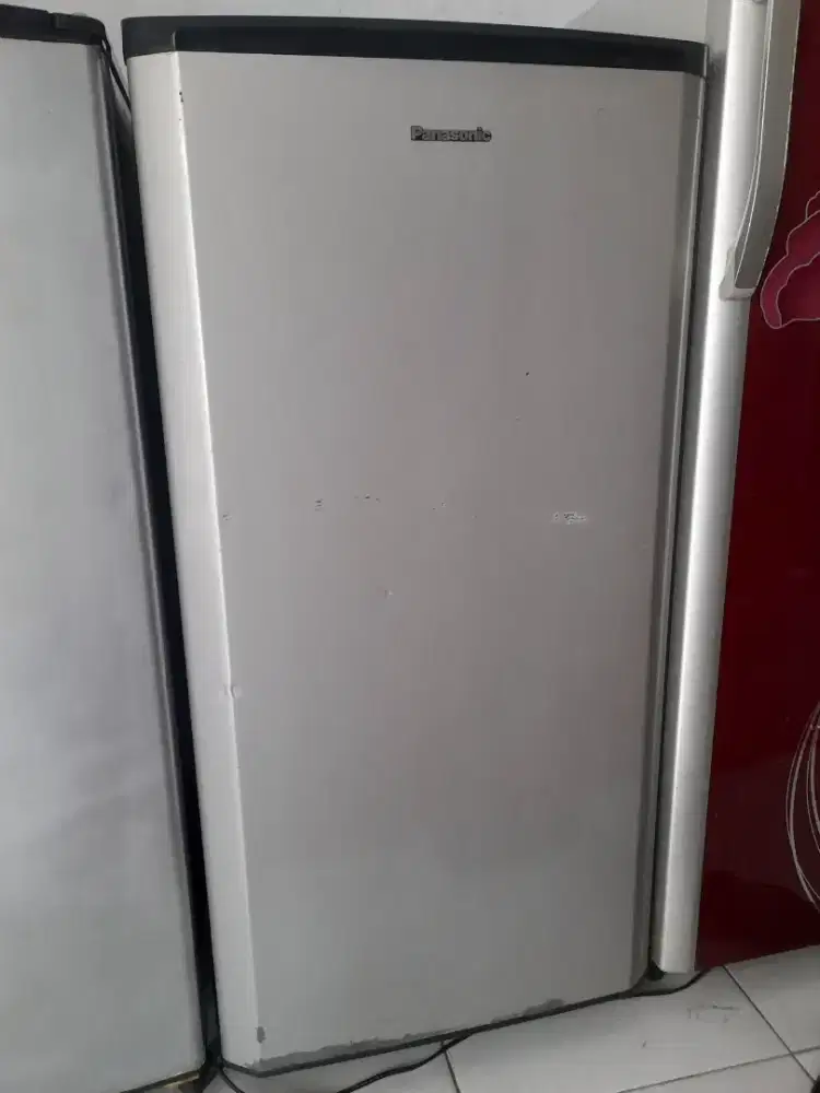 Kulkas 1 Pintu Panasonic . Second. Normal Dingin . Bergaransi