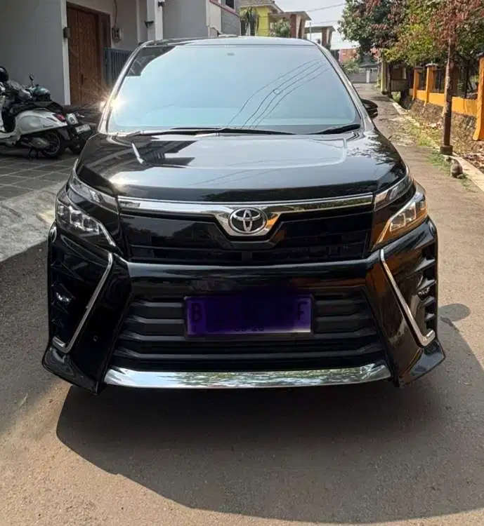 Toyota Voxy 2018 Bensin