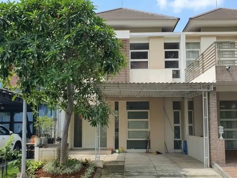 Rumah Pakuwon City  STRATEGIS, FURNISH