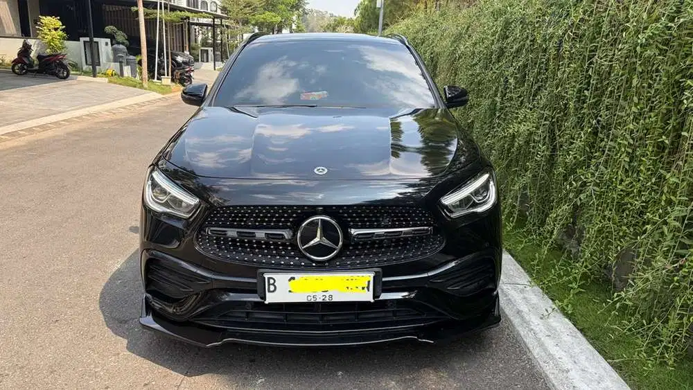 Mercedes-Benz GLA200 2023 Bensin