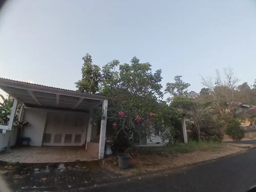 Dijual cpt 1,375M rmh CitraLand tanah luas.