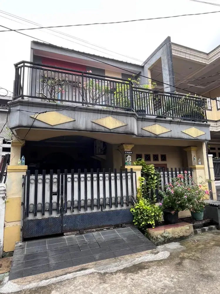 Rumah Murah 2 Lt SHM Lokasi Strategis dan Bebas Banjir