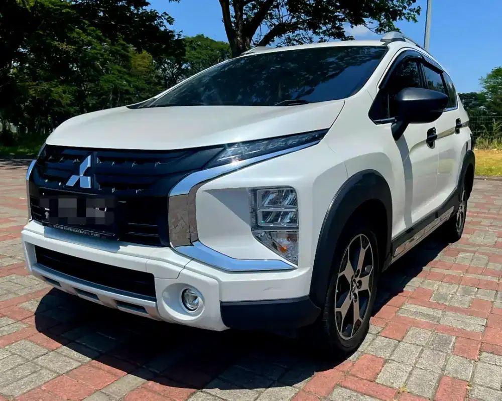 Expander Cross Premium Package At 2021 (Low KM)