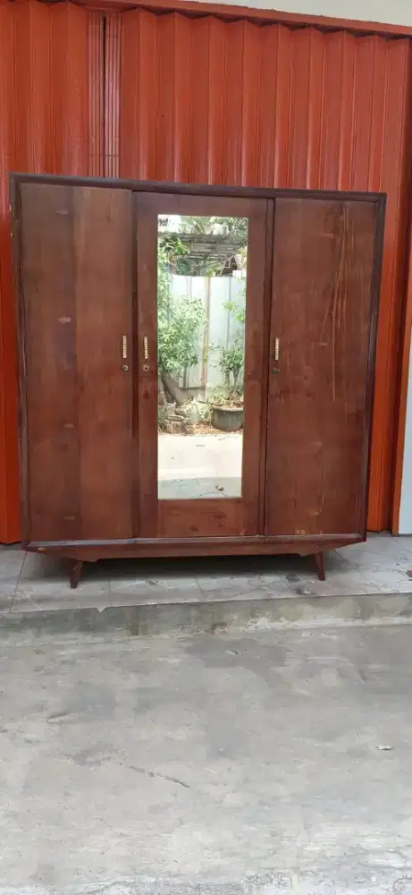Lemari pakaian 3 pintu kaki jengki vintage