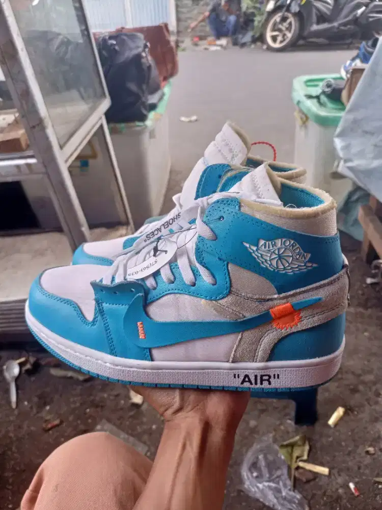 NIKE AIR JORDAN 1 RETRO HIGH