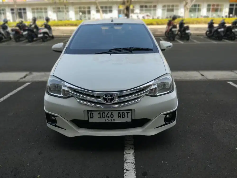 Toyota Etios Valco g mt 2014 putih