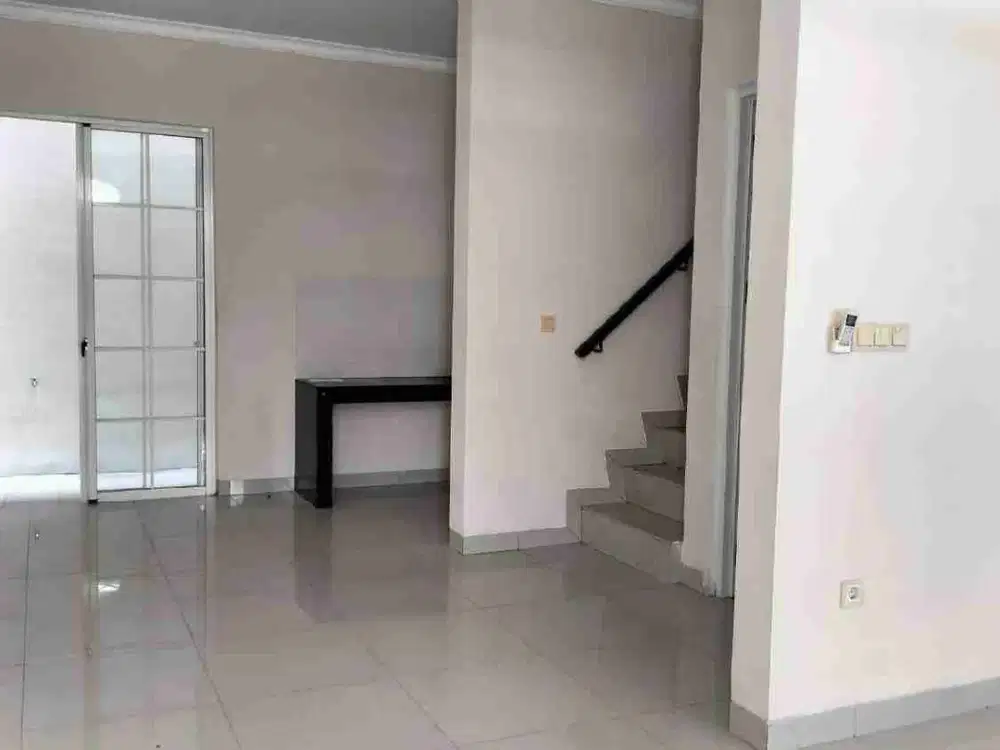 Rumah Green Lake City West Europe Cipondoh Tangerang