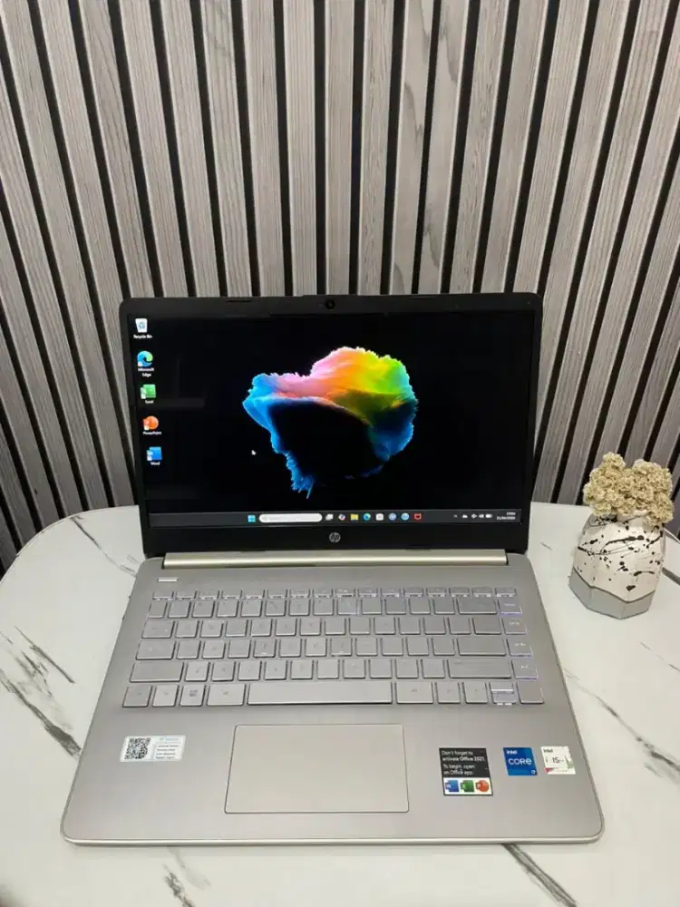 HP 14s-dq0-Ram 16/Core i7 Gen 11