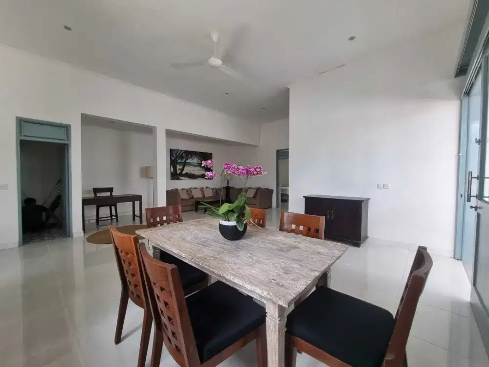 Freehold Minimalist House near Canggu