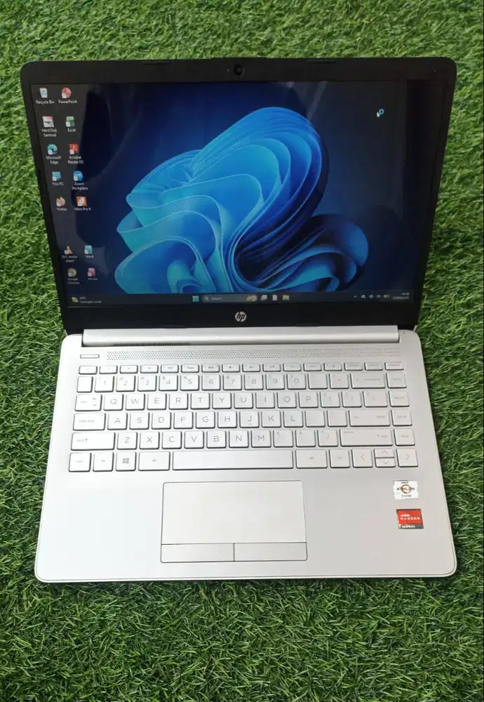 hp 14s proc amd athlon silver 3050U AMD RADEON GRAPHICS VRAM 2 GB