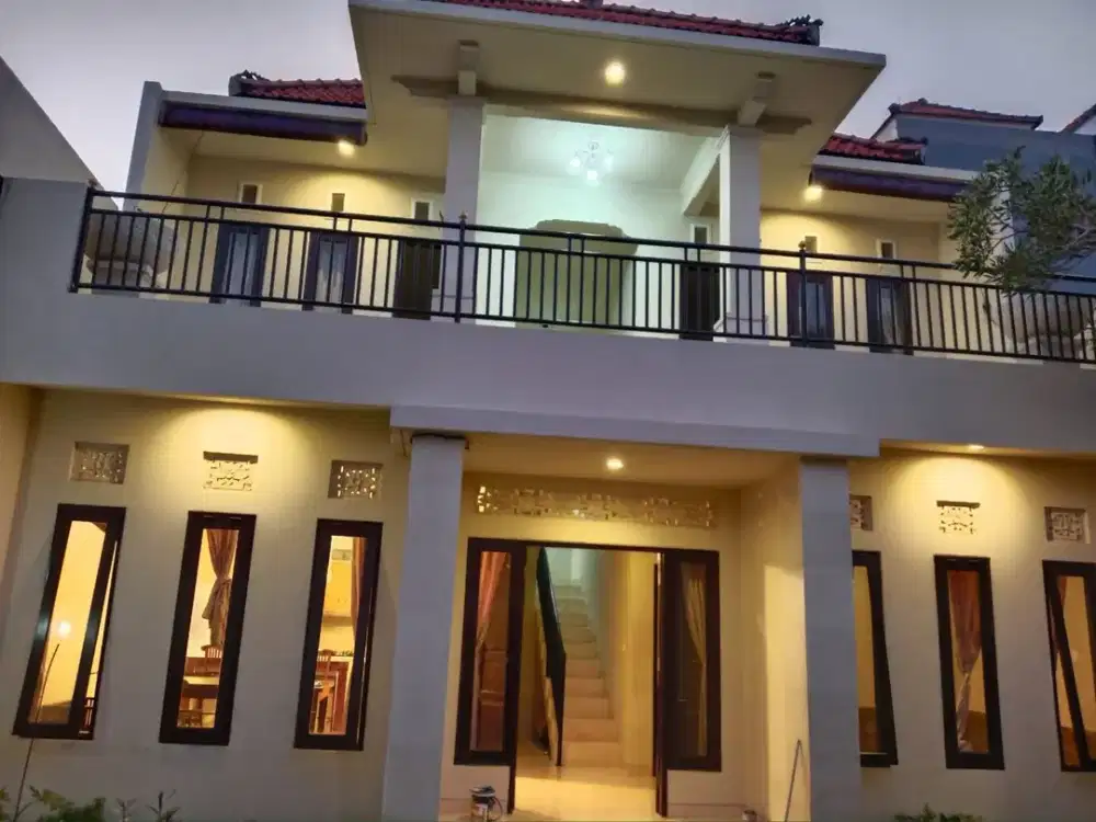 Properti Dua Lantai Bergaya Semi-Villa  di Kawasan Strategis Sanur Lengkap dengan kolam renang pribadi dan halaman luas memiliki Gazebo Taman Luas