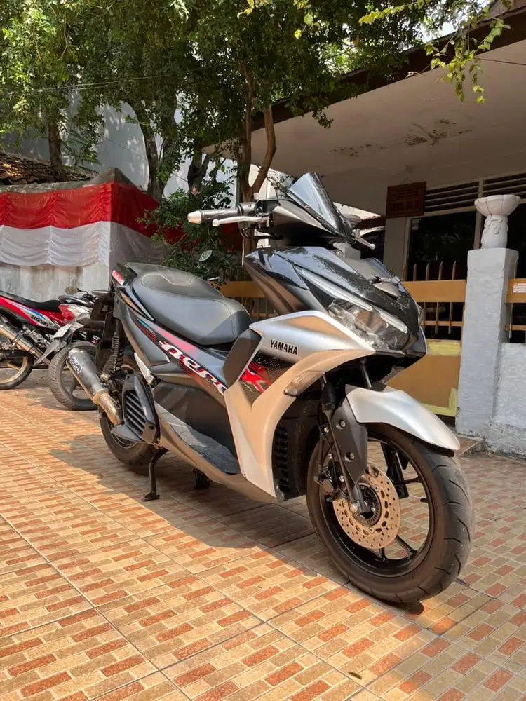 motor aerox th.2023 tangan pertama nama sendiri