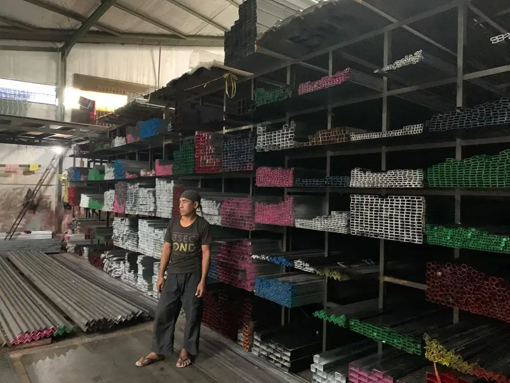 DIBUTUHKAN ADMIN WANITA GUDANG BESI