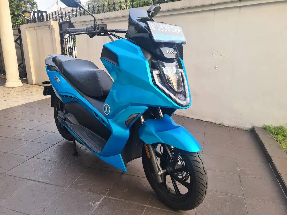 Alva One Edgy Turquoise 2023
