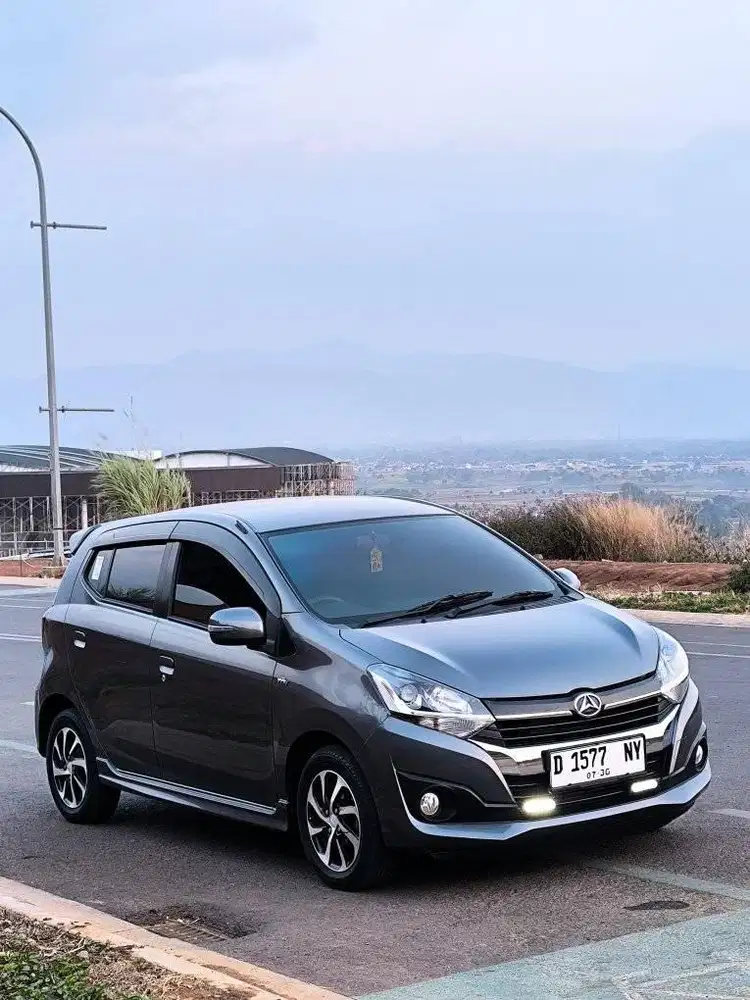 DP 9JT // DAIHATSU AYLA R DELUXE 1.2L AT 2019 FACELIFT