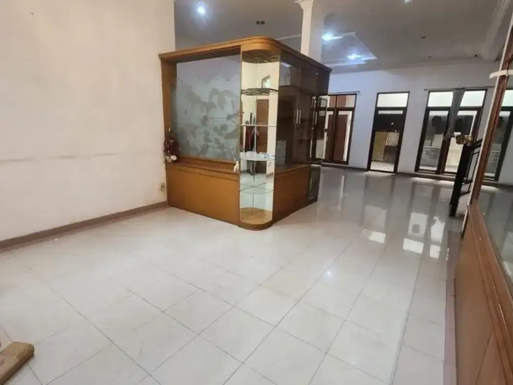 Rumah Taman Mutiara, Pakuwon City Hadap Selatan Listrik 7700 Watt