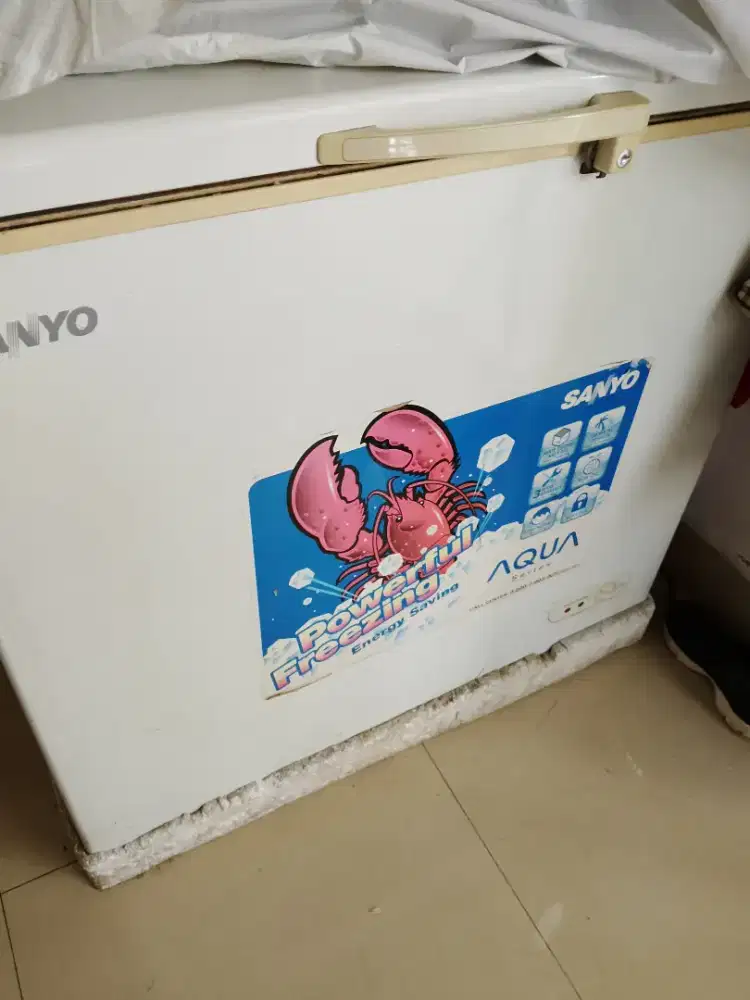 Jual cepat freezer merk sanyo murah