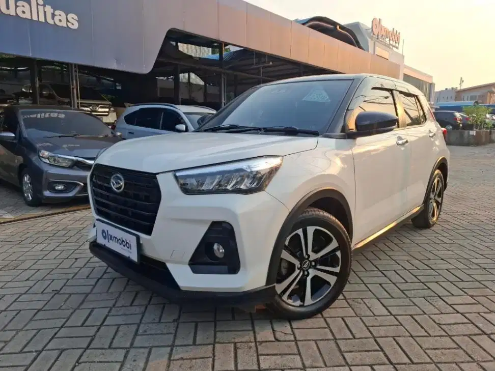 Pajak Panjang - Daihatsu Rocky 1.0 R ASA Two Tone Bensin-AT 2021