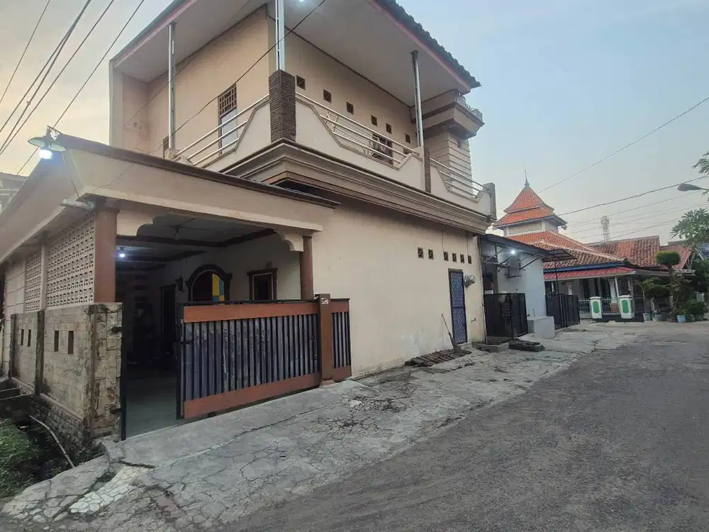 Jual rumah strategis