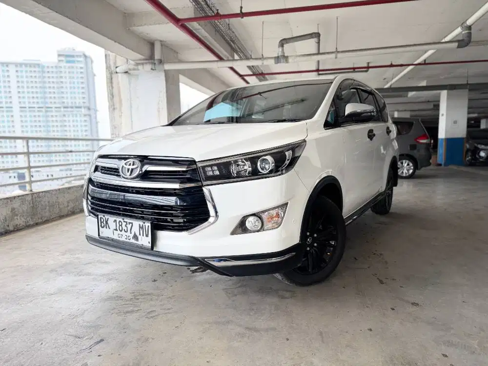 INNOVA 2.4 VENTURER SOLAR AT 2020