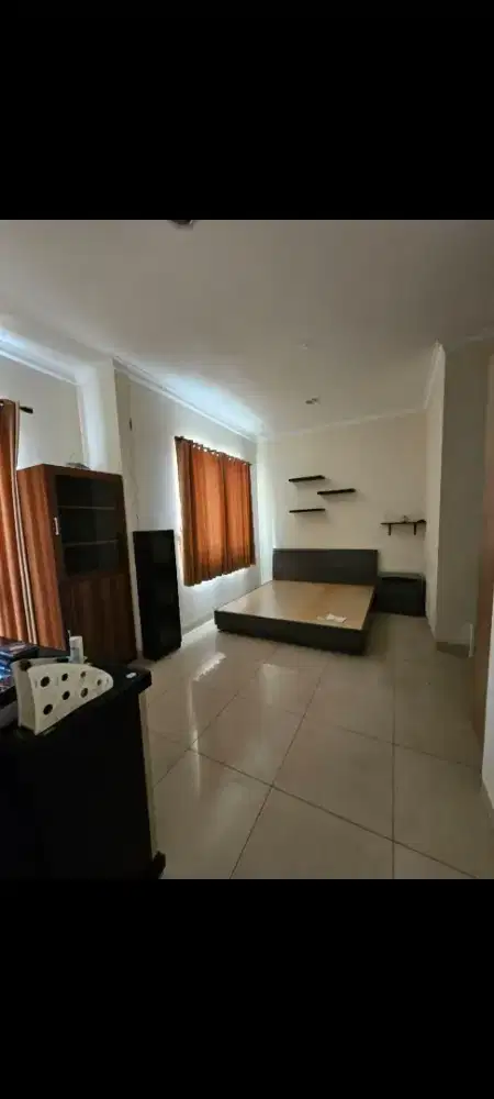 Dijual Termurah Rumah Eropa, Green lake