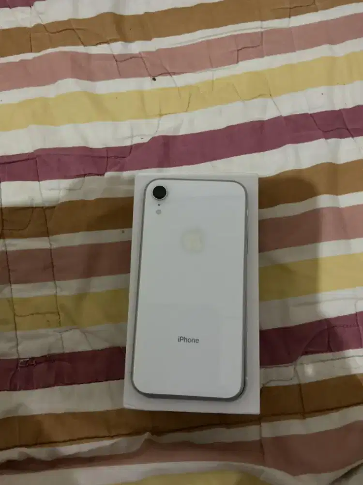 IPHONE XR 64GB WHITE Alloprtor FULLSET, MULUS  NO LECET, FULL ORIGINAL