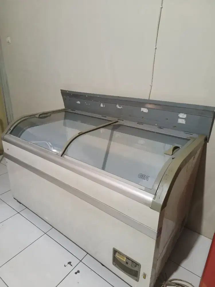 Freezer Gea 600 Lt Dijual cepat