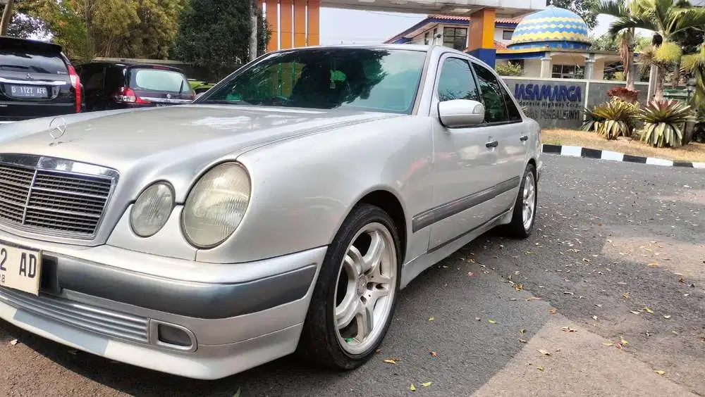 Mercedes-Benz E230 1997 Bensin