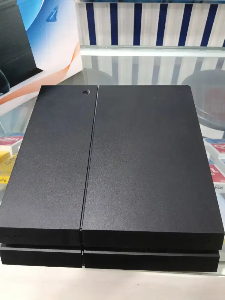 PS4 slim 1TB black edition