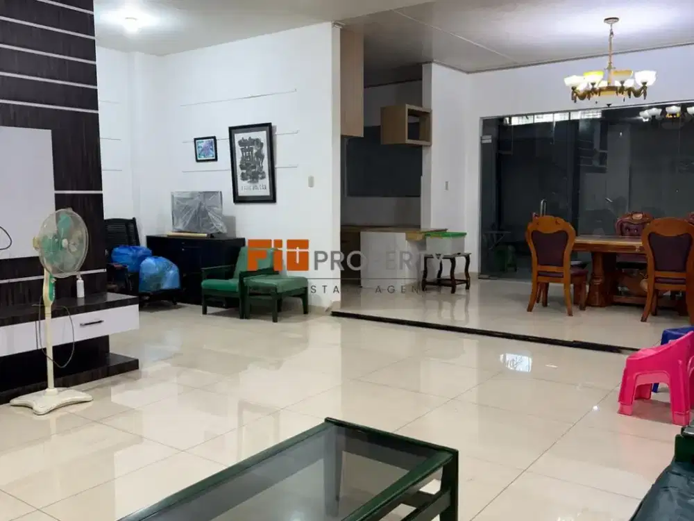 DIJUAL RUMAH BAGUS, LUAS JALAN PADANG GOLF