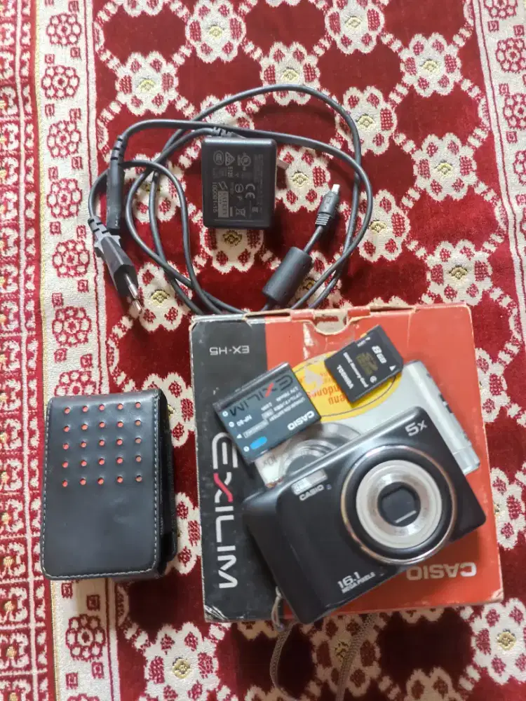 Digicam Kamera Casio Exilim QV-R300 16.1 MP