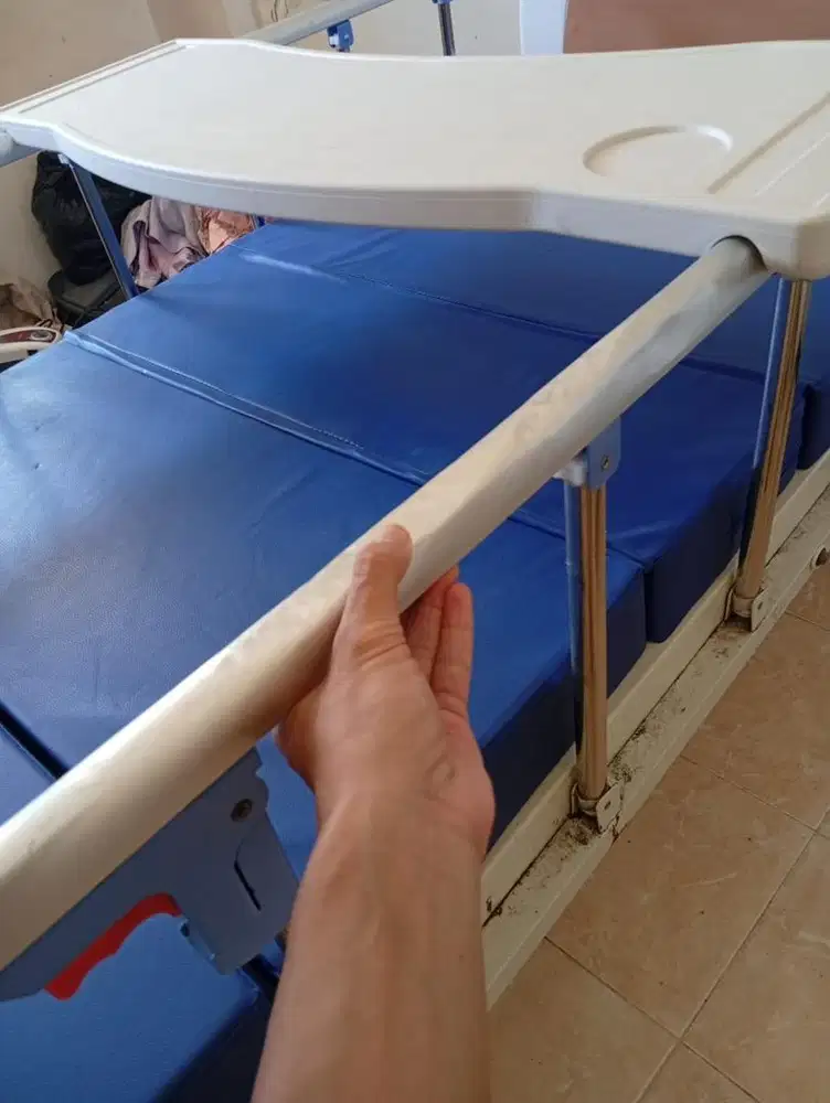 Bed medis kasur rumah sakit 3 crank