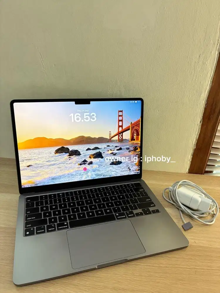 Macbook Air M2 ram 8/256 Ibox Like New Murah