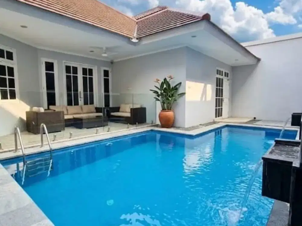 Dijual Rumah Ada Kolam Renang di Bangka, Mampang Prapatan Jakarta Selatan
