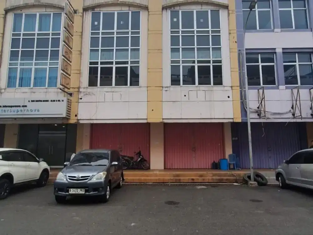 Disewakan Ruko 3 Lantai Gandeng Komplek Ayani Mega Mall Pontianak
