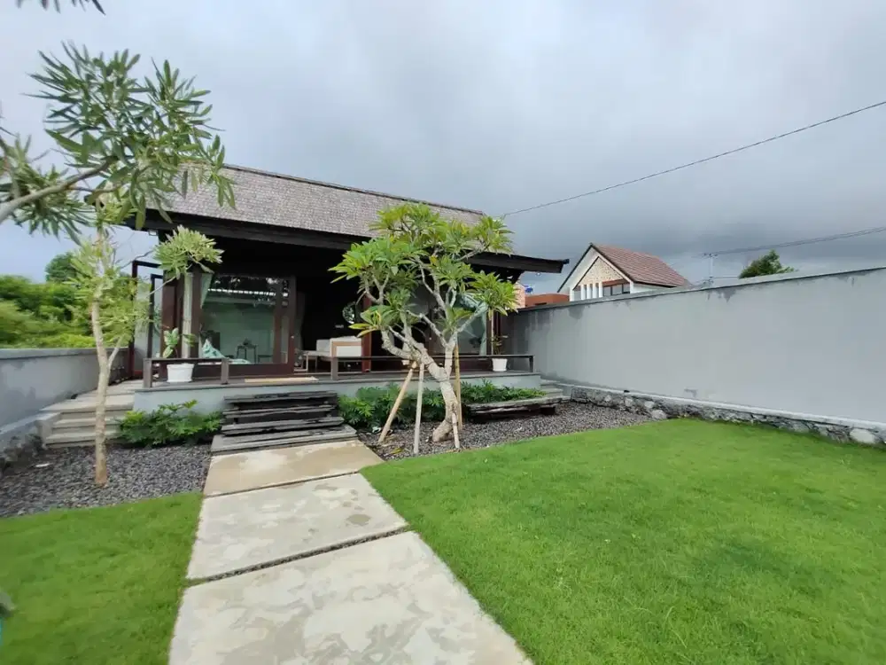 Villa Kayu One Bedrooms dengan Taman Luas Dekat Pintu Masuk Tol Nusa Dua