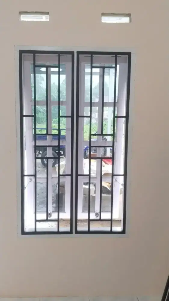 Tralis Jendela Minimalis Kotak Kotak