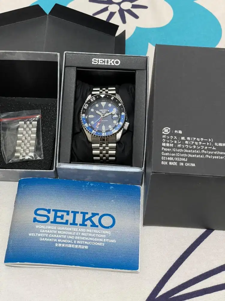 Seiko GMT 42,5mm SKX 003K1 batman two tone black & blue.