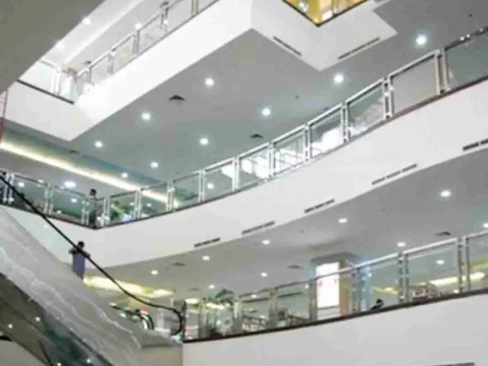 GEDUNG RETAIL KOMERSIAL 4 LANTAI DI KAMPUNG MELAYU, JATINEGARA, JAKARTA TIMUR