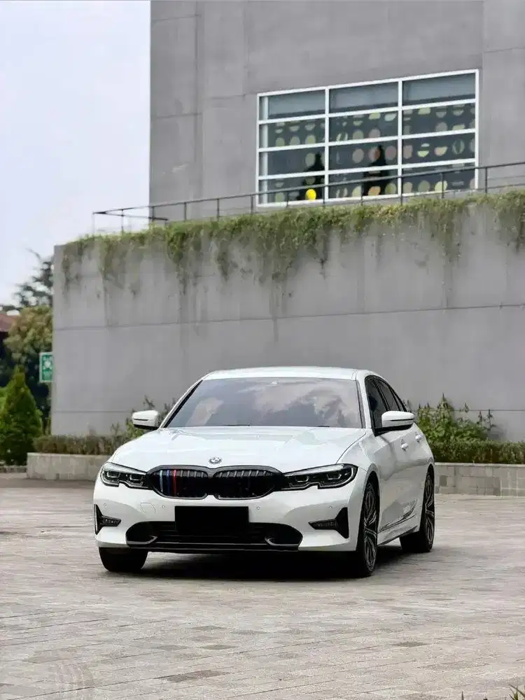 bmw 320i tahun 2022