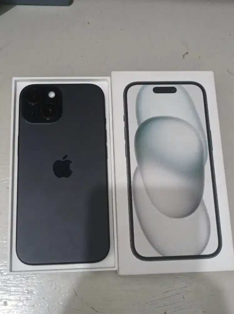 IPHONE 15 BASIC 128 GB LIKE NEW