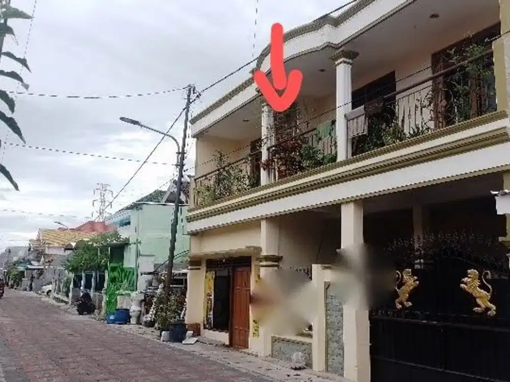 RUMAH PLOSO TIMUR,,BISA UNTUK KOS KOSAN, Hadap Barat Row jalan 2,5 mobil Note :Semi furnished
