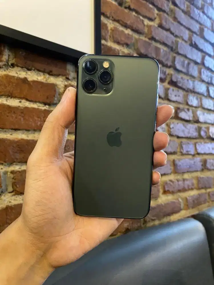 Dijual iPhone 11 pro 64gb sinyal all operator