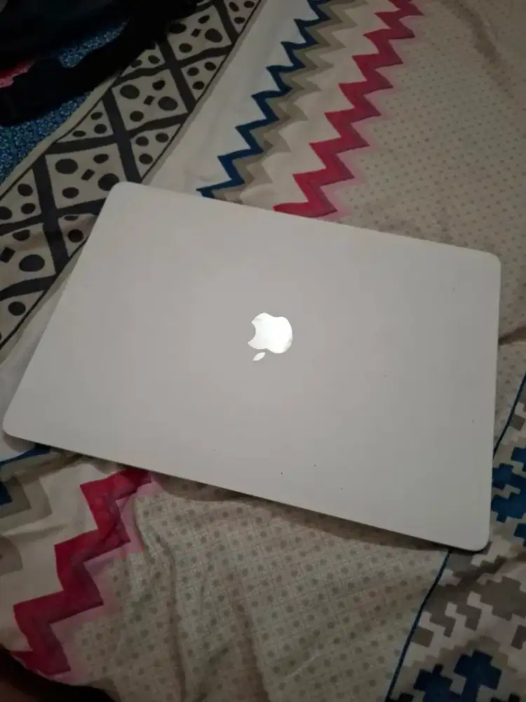 Macbook Air M1  RAM 8GB Storage 512GB