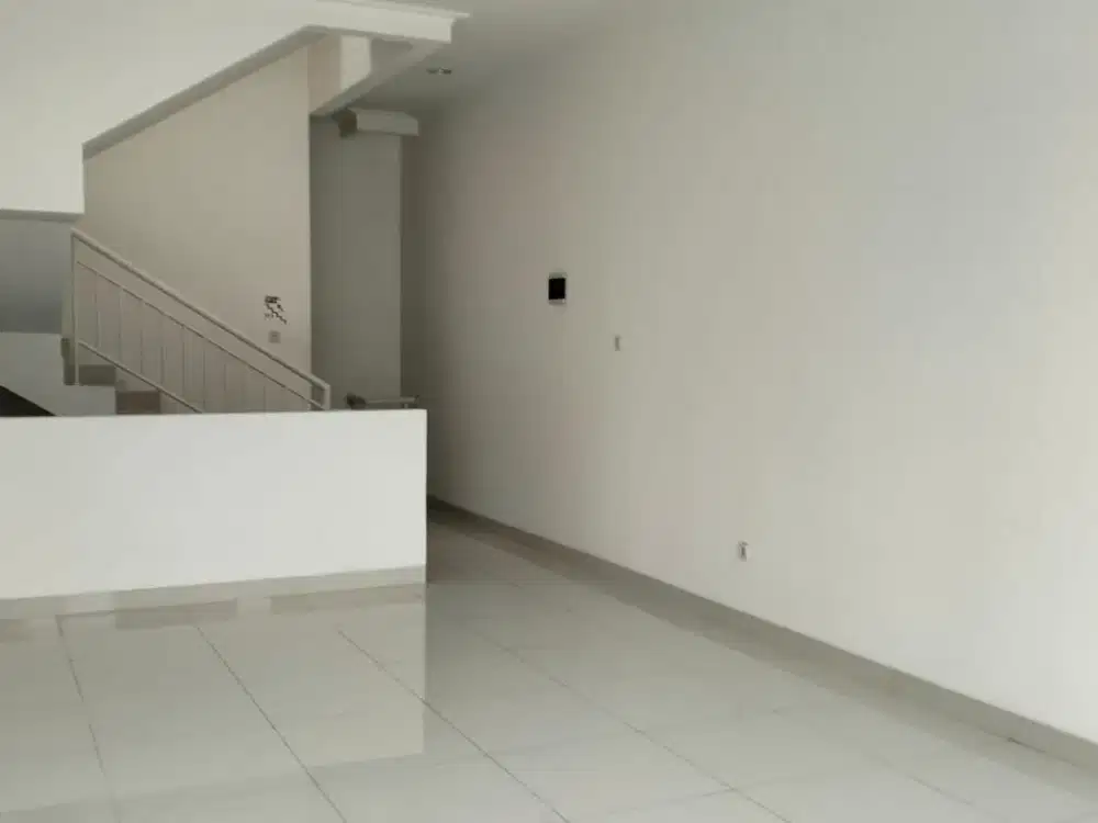 Dijual Rukan Baru Aries Utama Puri Jakbar, Uk. 4X14, 3,5 Lantai, SHM, Rooftop, Jalan Raya Utama, Rp 3.9 M Nego