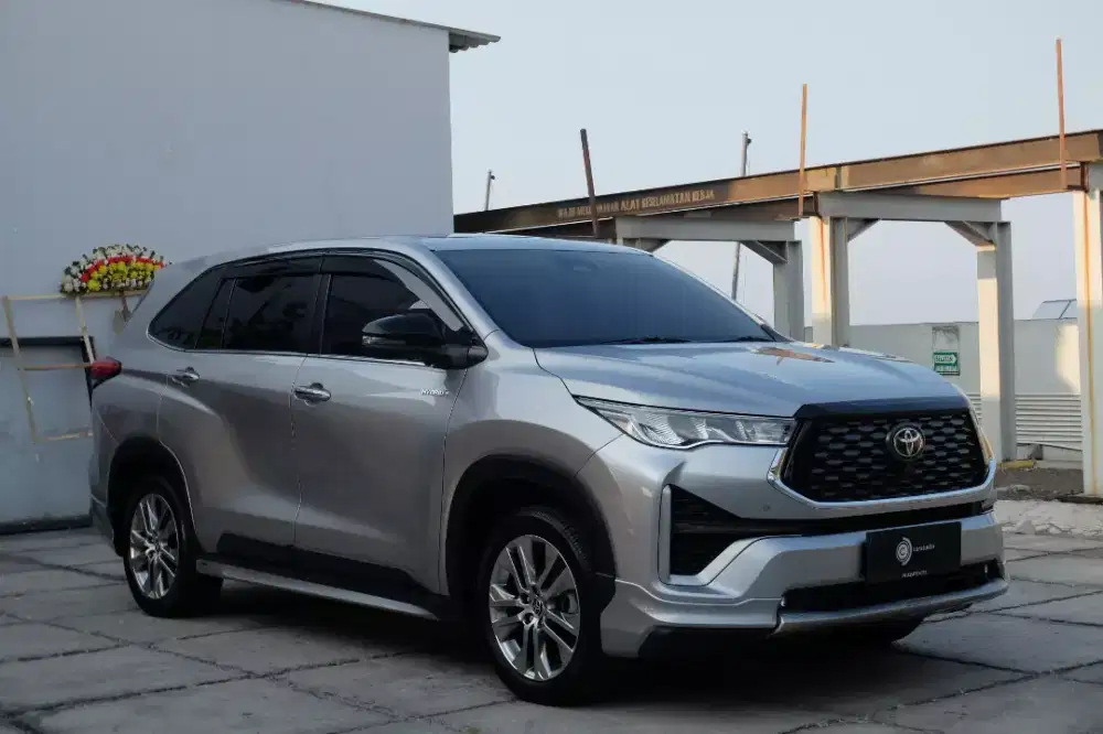 Toyota Kijang Innova Zenix Q hybrid modelista 2023 2024